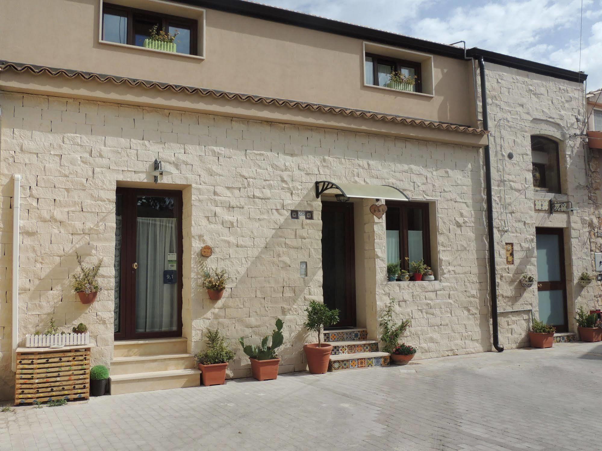 Monolocale L'Abbraccio Appartement Ragusa Buitenkant foto